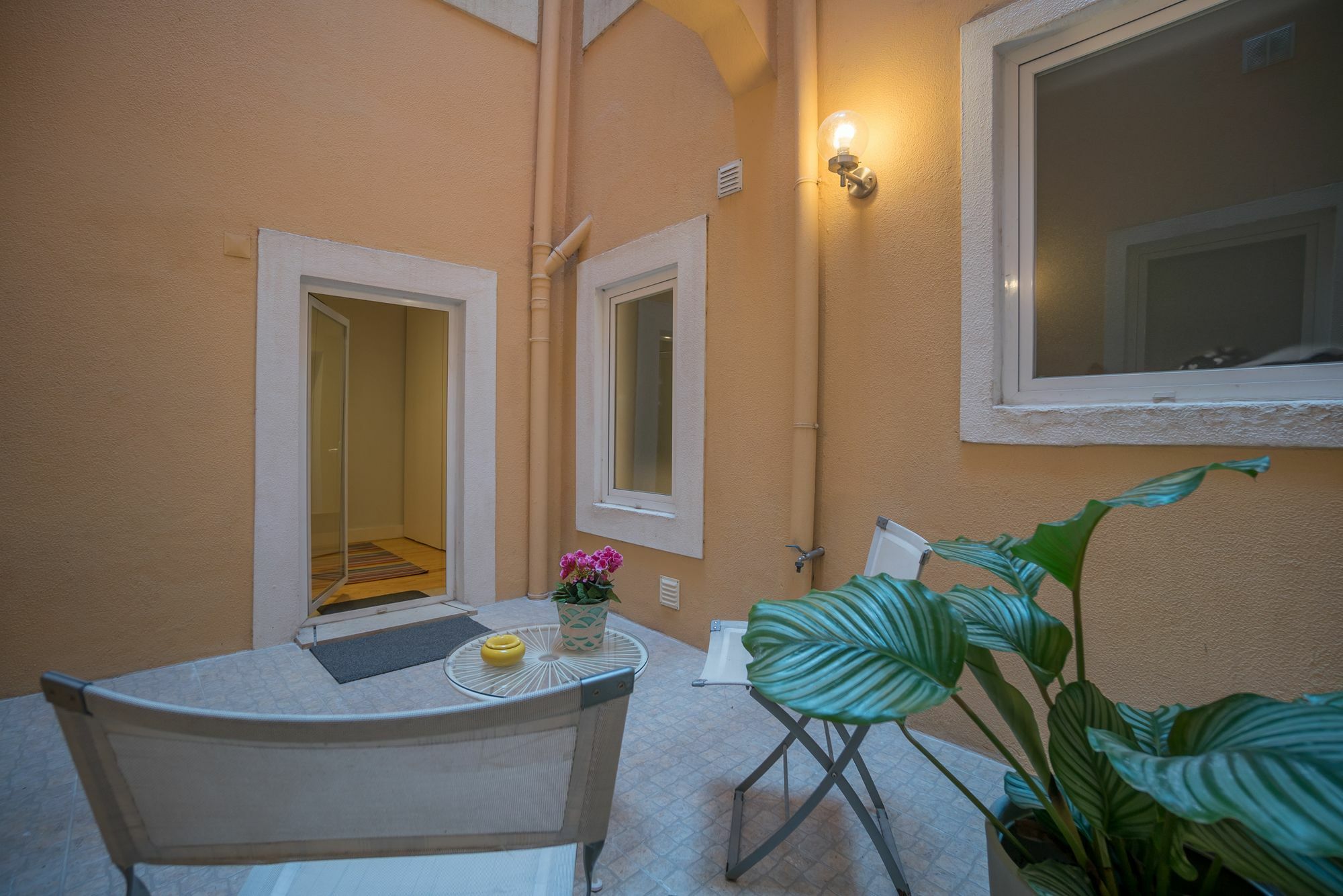 Apartment Elegant And Cozy Apartment Lissabon